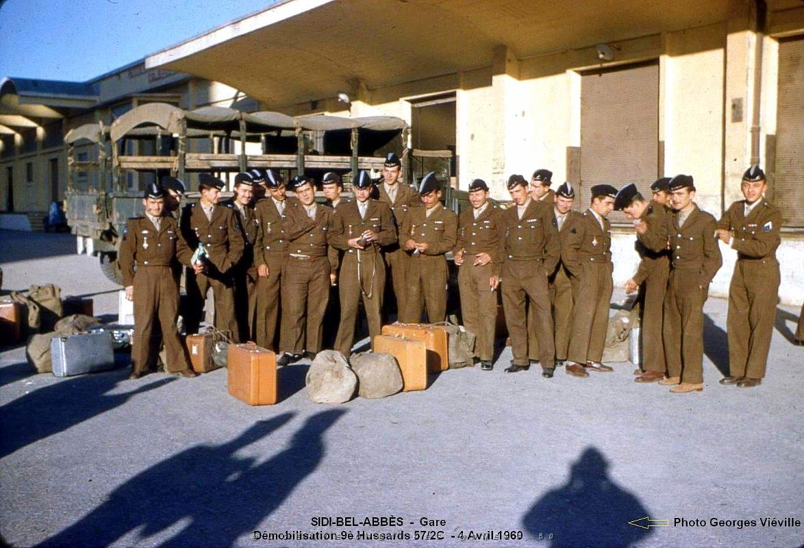 1256- Sidi-bel-abbes - Gare - Demobilisation 9e Hussards classe 57-2c.jpg
